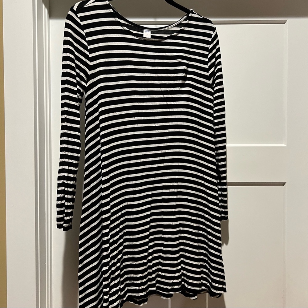 🦋2/$15🦋 Old Navy Black & White Striped Long Sleeve T-Shirt Dress